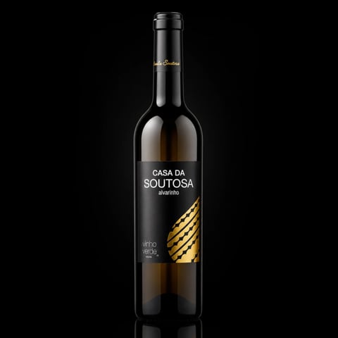 Casa da Soutosa Douro red wine bottle with black label and gold diagonal stripe design on black background