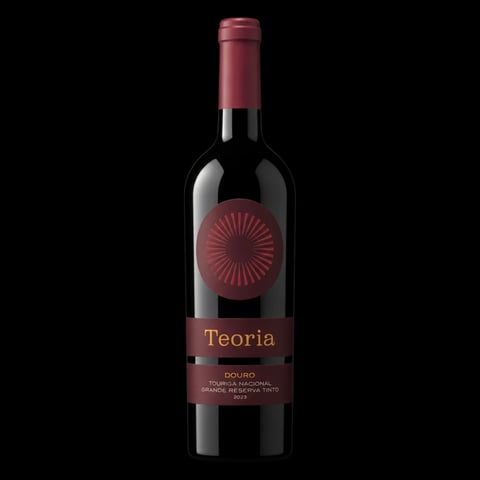 Bottle of Teoria Douro red wine with pink cap and circular geometric label design on dark background
